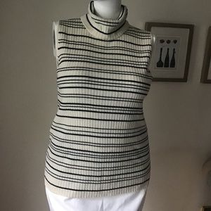 JNY % Merino wool sleeveless sweater